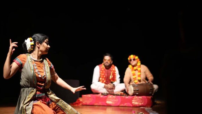 The issue of violence and child abuse was raised on the stage