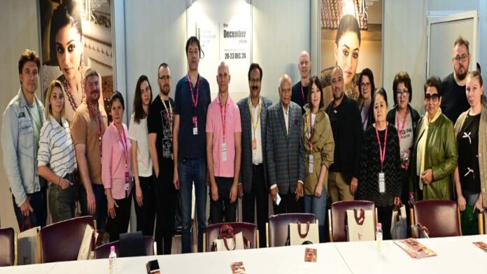 Jewelers and jewelry lovers flocked to JJS on the weekend