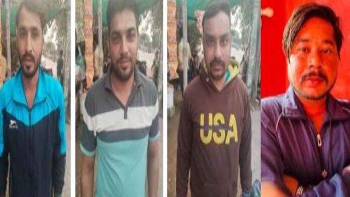 Four wanted criminals selling drugs and alcohol arrested