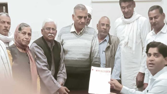 A memorandum was submitted to the Chief Minister regarding connecting dams in ERCP