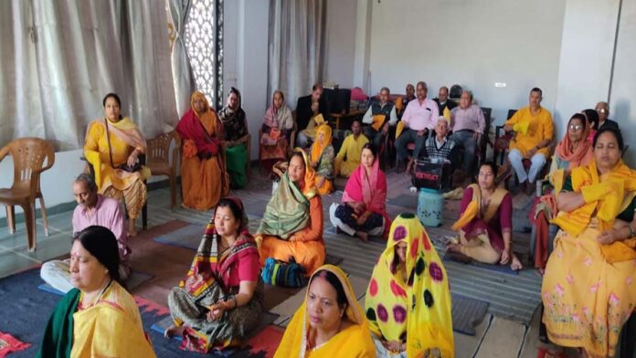 Gayatri family members chanted collectively