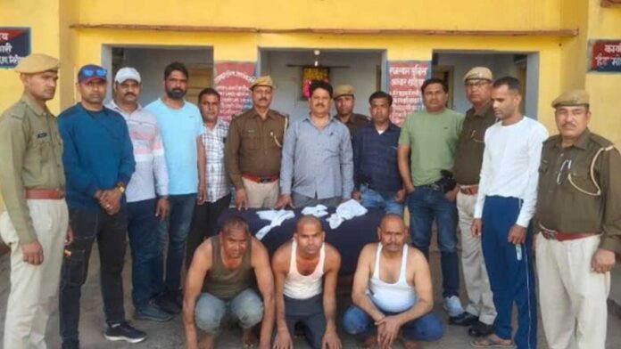 Anti Gangster Task Force caught a huge cache of illegal weapons in Bharatpur