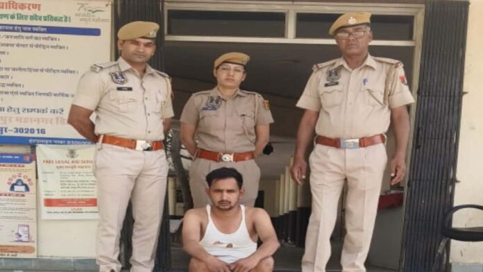Robber arrested after absconding for a day, looted silver and pistol recovered