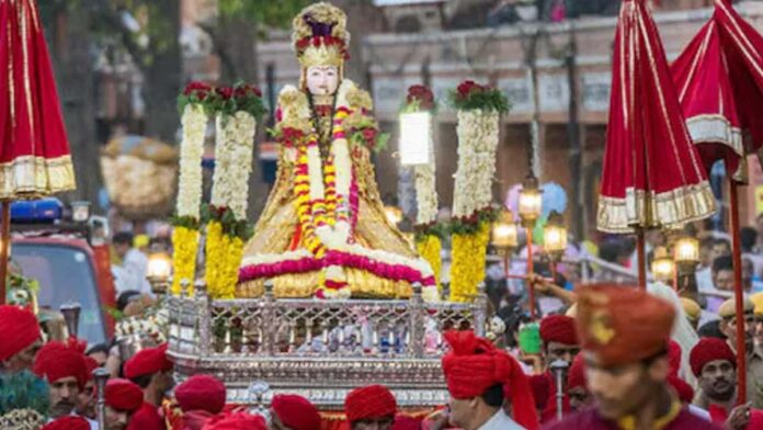 Gangaur Mata's royal procession started with Rajasthani pomp and splendor