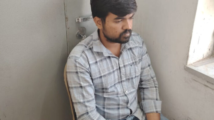 Discom's junior engineer arrested while taking bribe of Rs 7000