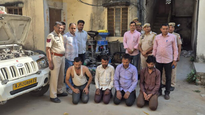 The leader of the pickup theft gang was arrested along with his three accomplices