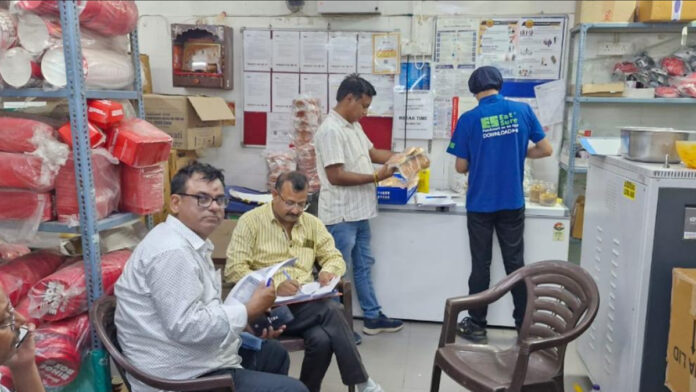 10800 pouches and 76 cans of expired tomato ketchup seized in Sodalala