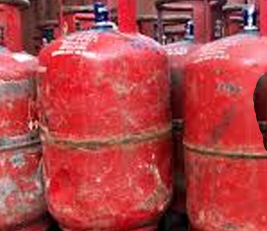 गैस सिलेंडर कीमत बढ़ोतरी के विरोध में कांग्रेस का 12-13 मार्च को प्रदेशभर में प्रदर्शन The miscreants came on a bike and entered the house and stole the gas cylinder in broad daylight