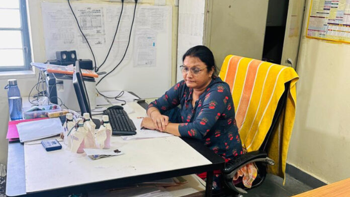 ACB caught Assistant Accountant taking bribe