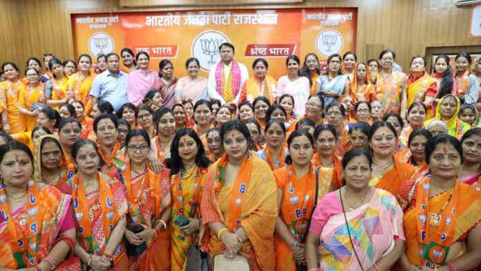 More than 200 women from all communities, including Rajasthan Mahila Congress state general secretary Aruna Gaud, joined the BJP