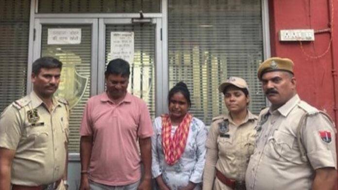 Two arrested including a woman who helped prisoners escape from jail and transferred money