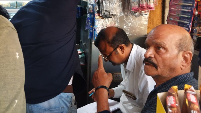 110 packets of foreign cigarettes were seized under the COTPA Act