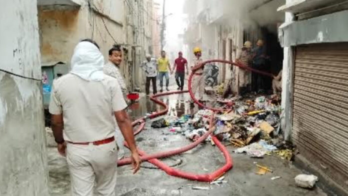 Goods worth lakhs burnt in a huge fire in a plastic godown
