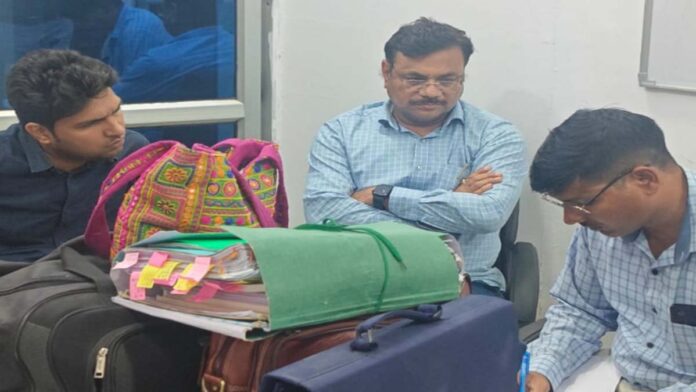 More than 40 lakh rupees in cash was found during the search of the house of Additional Superintendent of Police of ACB