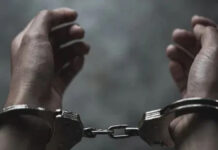 देशी और विदेशी पर्यटकों से लपकागिरी करते दो लपके गिरफ्तार