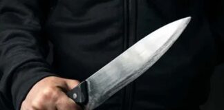घर में घुसकर रिटायर्ड कर्मचारी से लूट: विरोध करने पर चाकू से हमला