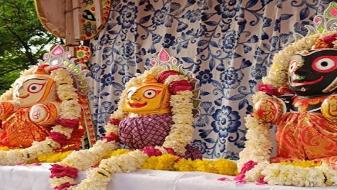 Lord Jagannath seated on hydraulic chariot