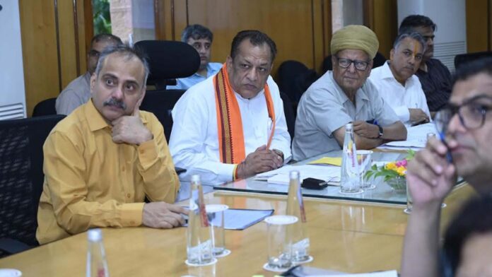 Minister Joraram Kumawat took a review meeting of the Devasthan Department