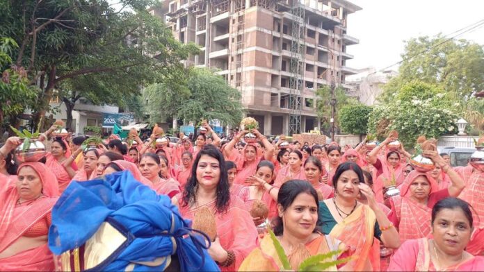 Women's Kalashyatra started before Shri Shiv Mahapuran Katha