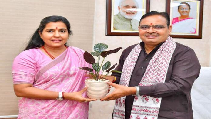Mayor Dr. Saumya Gurjar met Chief Minister Bhajan Lal Sharma
