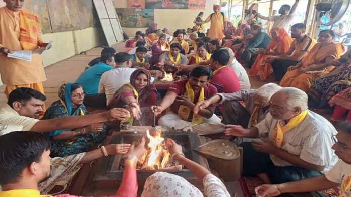 Organizing Panchkundiya Balivaishwa Gayatri Maha Yagya in Govind Devji Temple