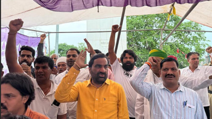 Dharna continues at Shaheed Smarak, Beniwal said will march to Delhi soon