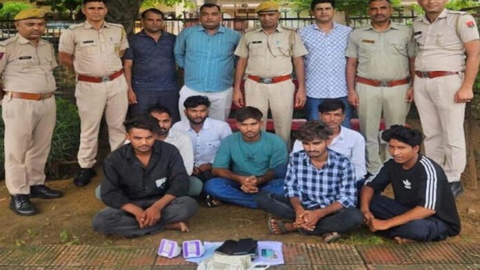 Police crackdown on cyber thugs: Seven members of 'money double' gang arrested