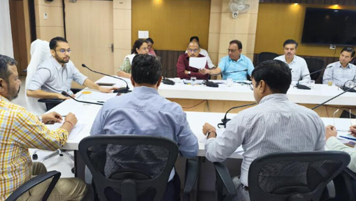 Door-to-door garbage collection should be ensured 100%: Commissioner Dr. Gaurav Saini