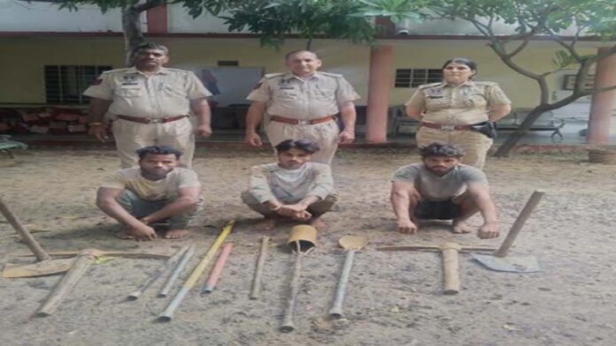 Three vicious thieves who stole BSNL's underground cable were arrested