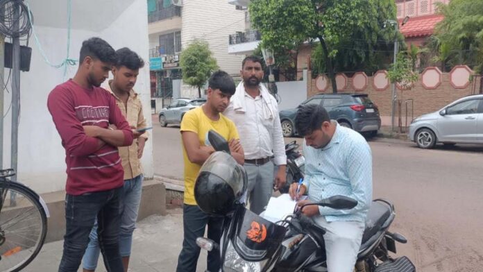 Fine collected on the spot from the person found guilty of throwing garbage on the road: Greater Commissioner Dr. Saini