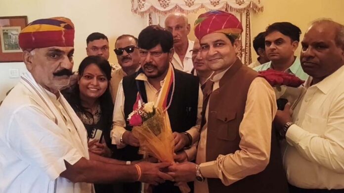 Pravasi Sangh Rajasthan submitted an important proposal to Union Minister Ramdas Athawale
