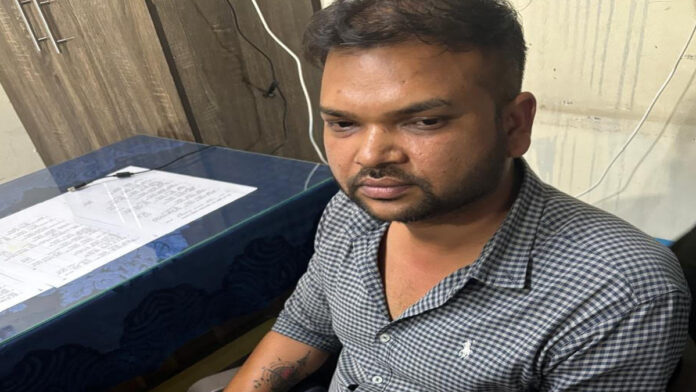 Assistant Administrative Officer arrested while taking bribe of Rs 1.50 lakh