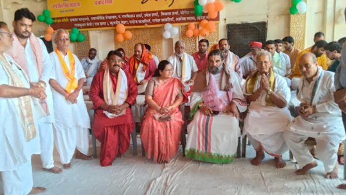 Mass 151 earthen Shivling worship ceremony organized