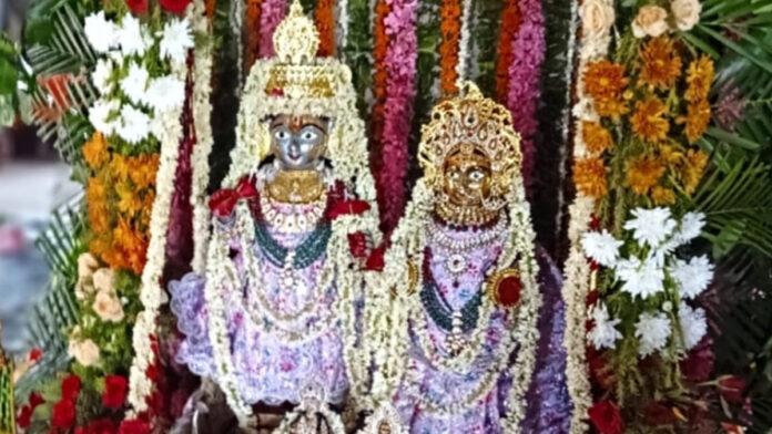 Sita Ram Ji's Phool Bangla tableau decorated in the month of Shravan