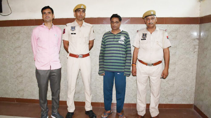 Permanent warrantee Sanjay Saxena, who was absconding for 3-4 years, arrested
