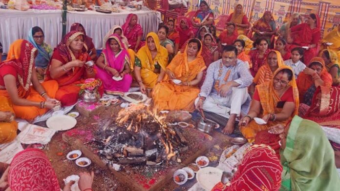 Shri Bhagwat Katha Sthal resonated with the offerings of Mahamantras