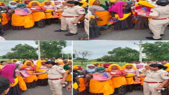 Women devotees participating in Shri Devnarayan Bhagwan Padyatra were made aware about safety and rights Women devotees participating in Shri Devnarayan Bhagwan Padyatra were made aware about safety and rights