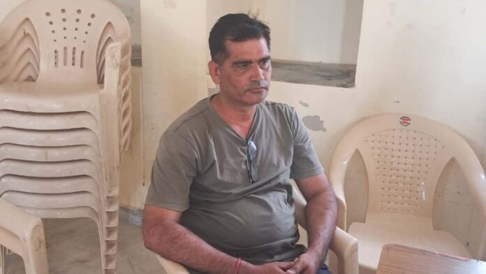 Gram Vikas Adhikari arrested taking bribe