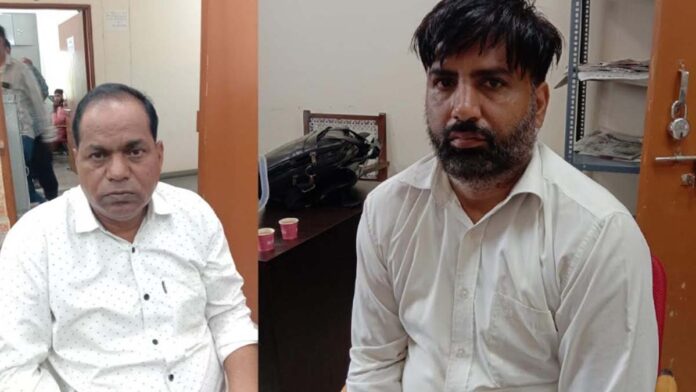 Police constable and fourth class employee of judicial magistrate arrested taking bribe