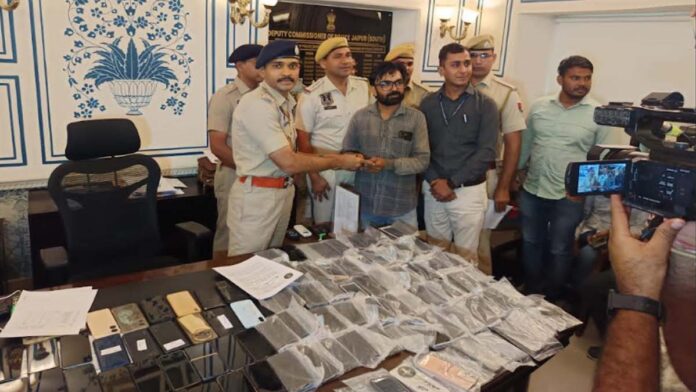 Jaipur police returned 262 mobile phones worth Rs 50 lakh to their owners