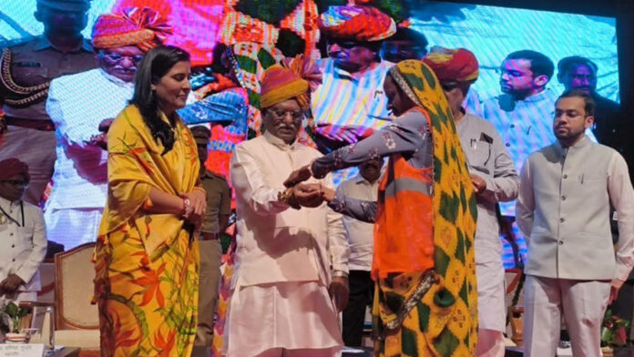 Municipal Corporation Greater gave the message through the tricolor rally, 