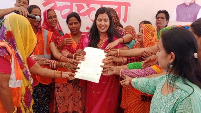 On the occasion of Raksha Bandhan, Swachhata Warriors made Rakhi from RRR based waste material
