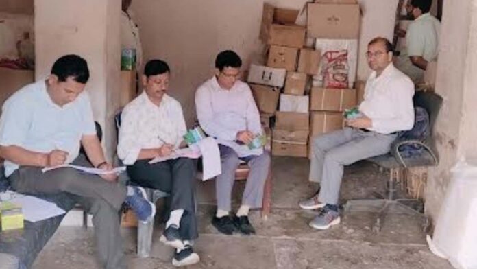 Food safety team seized 884 litres of fake ghee in Chandpole market.