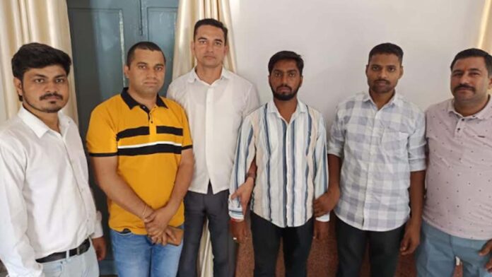 Patwari arrested while taking bribe of Rs. 5000