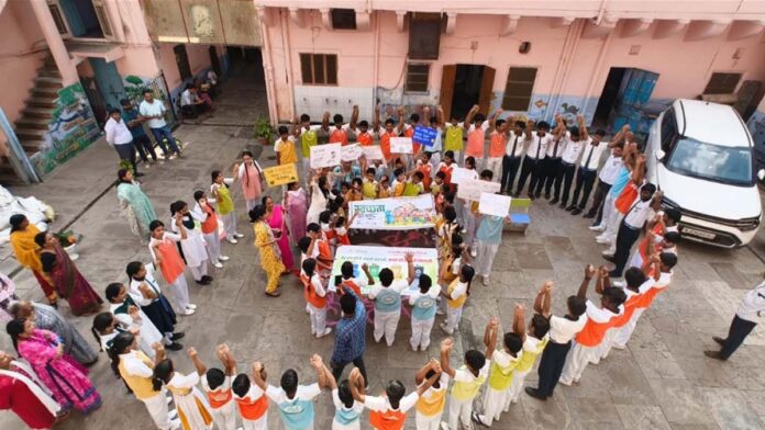 Heritage Corporation organized a cleanliness school