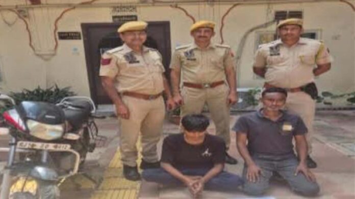 Two vicious mobile robbers arrested