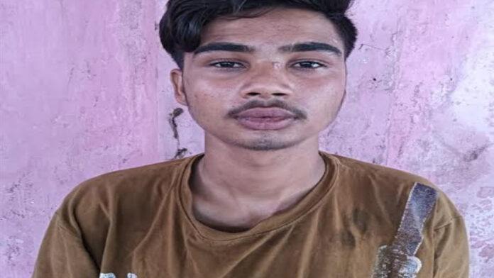 Drug smack smuggler caught at CST