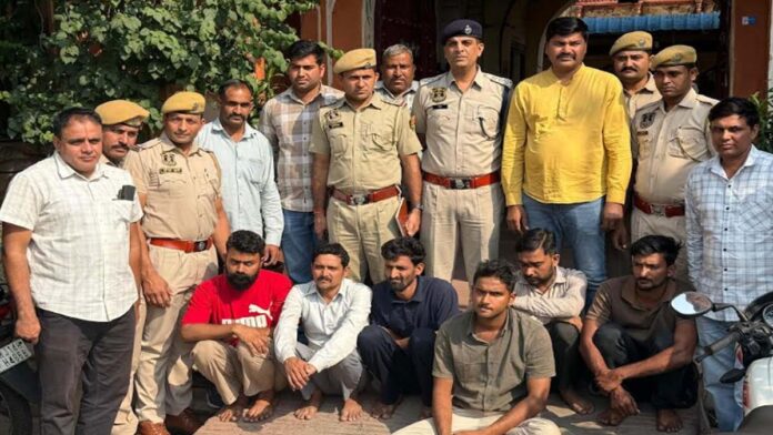 Servant arrested along with five accomplices for stealing Rs 1.5 crore