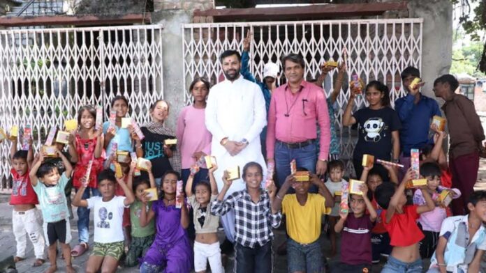 Shri Ram Parmarth Seva Sanstha celebrated Diwali with the children.