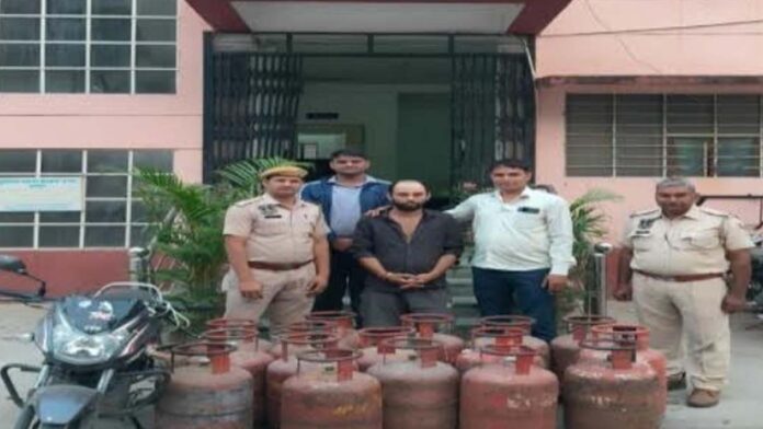 Accused of stealing gas cylinder arrested Accused of stealing gas cylinder arrested